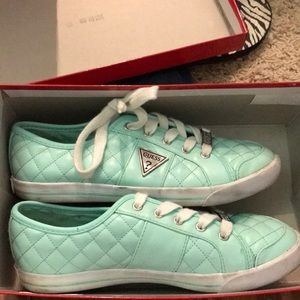 Guess gymshoe